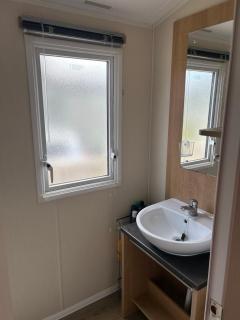 Perfect days away - 3 bedroom 1 shower with decking & bedding - 8