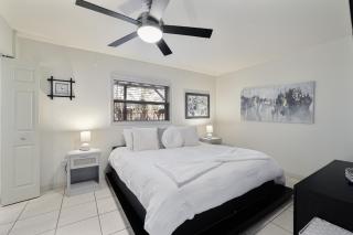 Charming Naples Oasis - Close to Beaches & Shops - Naples - 5