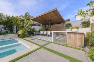 Mediterranean Hilltop Oasis Indoor and Outdoor Luxury - Los Angeles - 5