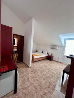 Hotel Max - Baošići - 1