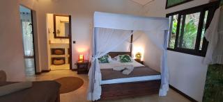 La VILLA ANKARENA Dans un domaine forestier tropical, VILLA ENTIERE avec PISCINE PRIVEE, Wifi, TV, personnels inclus Plage à 5 minutes à pieds - Sainte Marie - 1