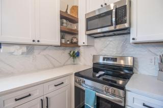 Beach Retreat at Gaston Point - Gulfport - 5