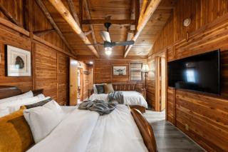 Sunrise Lodge on Lake Travis - Spicewood - 2