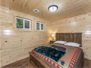 Phelps Hillside Cabin 9 - Phelps - 3