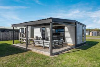 Base by the Beach - Waiotahi - 0
