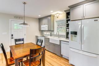 Farm On-Site Mtn-View Cottage in Hendersonville! - Hendersonville - 3