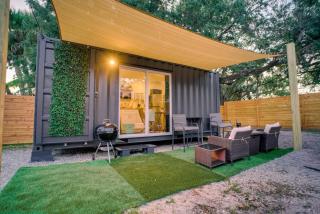 Luxury Tiny Container Home 2mi to Beach Private - Sebastian - 7