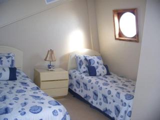 557) Beachfront 2 bedroom - St. Augustine - 2
