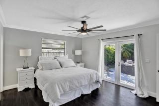 Lighthouse Point Oasis w Pool and Hot Tub Near Beach - Lighthouse Point - 4