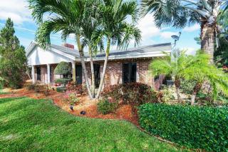 Upgraded Lux Retreat in Coconut Creek with Pool and Hot Tub - 3