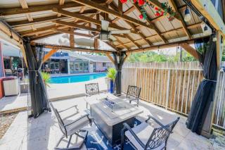 The Creek Resort - Revamped Chic 4BR Haven with Massive Pool, Hot Tub, and Outdoor Space - Coconut Creek - 3