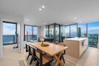 The Panorama - 180 degrees of Ocean View 27Floor 3BR in Broadbeach with Parking and Pool - Gold Coast - 0