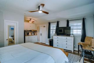 5BR Family Retreat Game Room 2mi to Wabaso Beach - Sebastian - 6