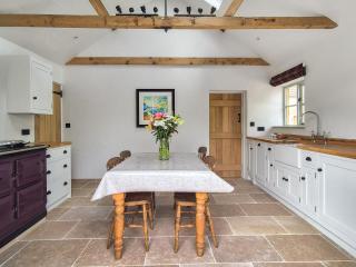 Queens Barn - Wortham - 5