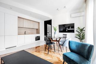MintyStay - 1 BD Opera - 9
