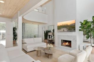 Magnificent Tennis & Pool home in East Hampton - East Hampton - 1