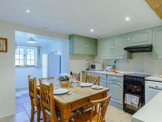 3 Bed in Whitcombe DC089 - - 9