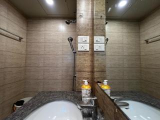 Blue Vista - Lux 5bhk - Mumbai - 9
