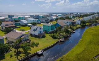 The Thirsty Pelican - Oak Island - 6