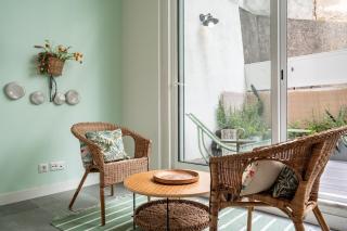 Central T2 with AC and Patio Near Av da Liberdade by Lisbeyond - Lisbon - 9