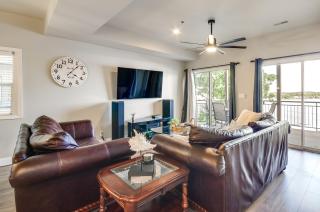 Private Deck and Community Perks Lake Ozark Condo - Lake Ozark - 8