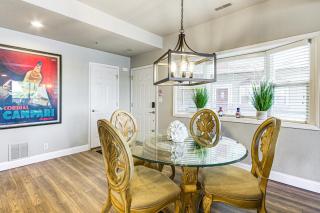 Private Deck and Community Perks Lake Ozark Condo - 5