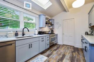 Saugatuck Farmhouse - 4