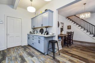 Saugatuck Farmhouse - 2