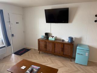 Newly Remodeled Deluxe King Suite - Laurie - 5