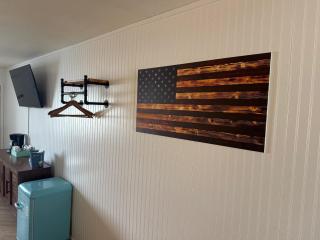 Newly Remodeled Deluxe King Suite - 4