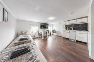 4 LH 6-Schlafzimmer-Apartment - Niederdorla - 0
