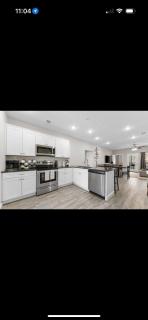 Gorgeous 4 Bedroom Condo Next to Pool - Branson - 3