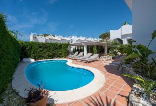 Modern 4 BDRM Newly Renovated Villa w Sea Views - Marbella - 9