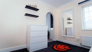 Modern, comfy 2 bedroom House in Hatfield, town centre, free parking, large garden - Hatfield - 1