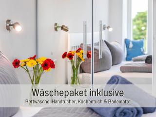 Ferienwohnungen Villa Nause mit Sauna, Fitness, Naturteich, Parkplatz, Spielplatz und direkten Meerblick - Sassnitz - 1
