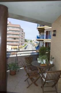 Piso muy amplio, completamente equipado, con terraza y parking, en una ubicación especialmente práctica para vivir todo el curso - 3