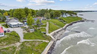 Lakefront Beach House - Sauna & Steam Pod Retreat - 0