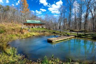 Deer Haven by AvantStay Cabin w Pond Waterfall - Saluda - 0