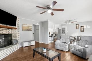 Charming 3-Bedroom Short-Term Rental in Port Neche - Port Neches - 7