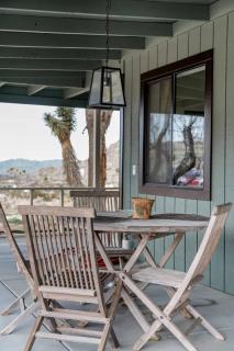 Charming 3BR Ranch With AC, WiFi - 5 min to JTNP! - Joshua Tree - 3