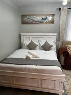 Favour cozy stay - 4