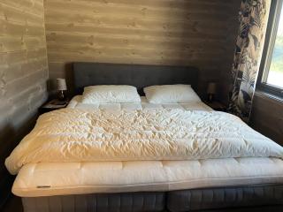 Family-Friendly Lakeview Cabin, Close to Beach - Tjørhom - 6