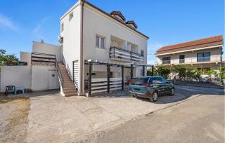 1 Bedroom Cozy Apartment In Betina - Betina - 5