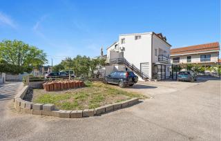 1 Bedroom Cozy Apartment In Betina - Betina - 0