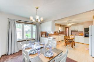 8 Mi to Cleveland Family Home with Fenced Backyard! - Brooklyn - 9