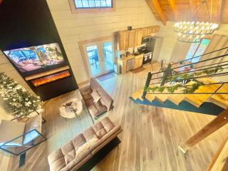 Modern lake side nest• HOTUB Fenced YARD king beds - Sevierville - 7