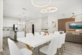 6 Bedrooms 5 Bathrooms Storey Lake 4792 Kc - 7