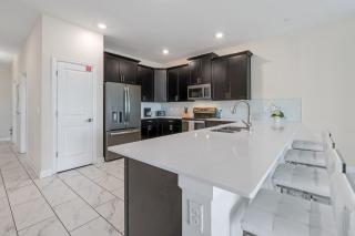 Last Minute Disney Getaway! Private Pool, Hot Tub & Games Room. Book Now! #79675 - Kissimmee - 3