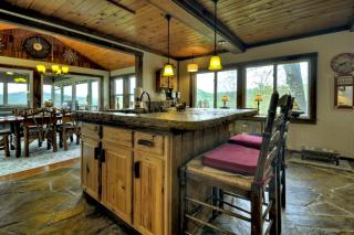 Fireside Bluff - Relax around the fire with lush views - Mineral Bluff - 1