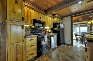 Fireside Bluff - Relax around the fire with lush views - Mineral Bluff - 2